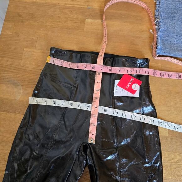 SPANX SP Faux Patent / Faux Leather Shaping Leggings — Classic Black, Size SP - Picture 12 of 14